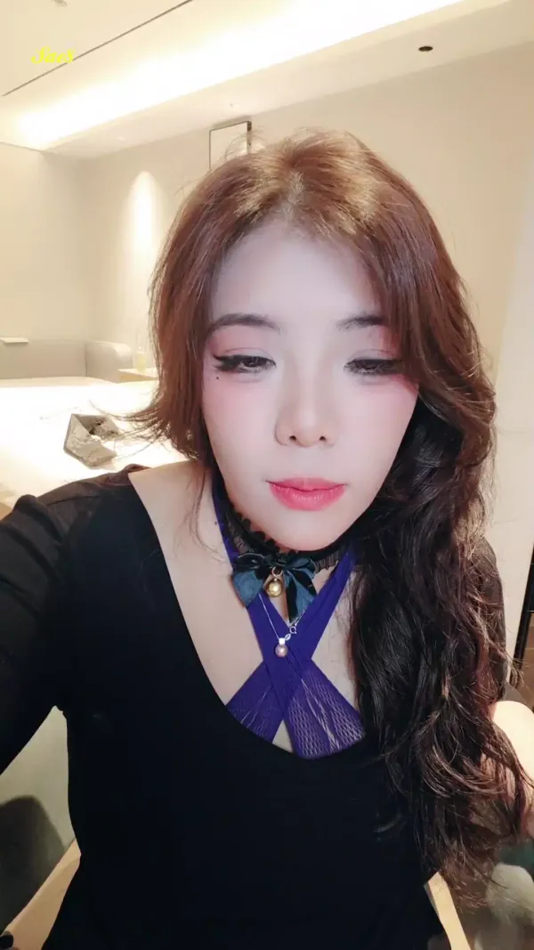 巨乳无敌茵茵F杯收费骚舞紫薇2